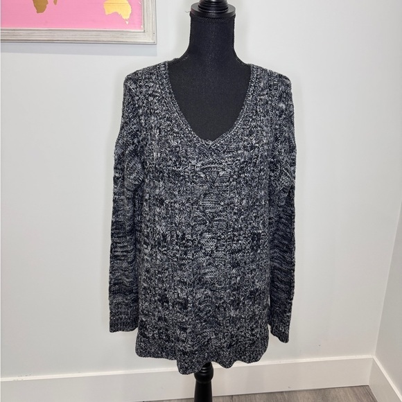 Faded Glory V-Neck Women’s Sweater (XXL) - Picture 3 of 8